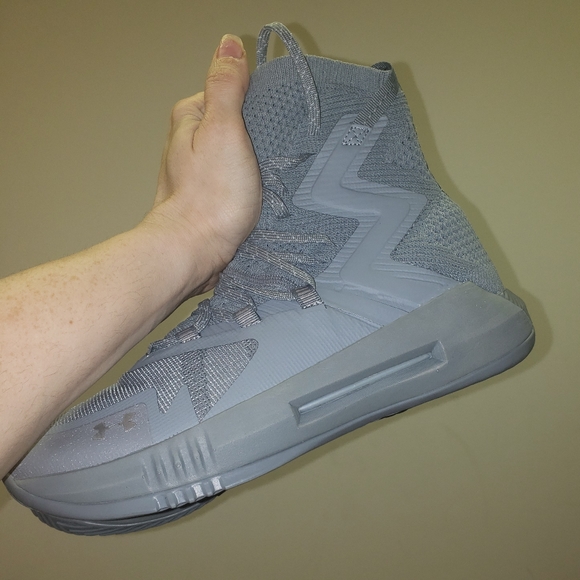 BLACK Women's UA Highlight Volleyball Shoes 9 9.5 10.5 - Picture 8 of 9